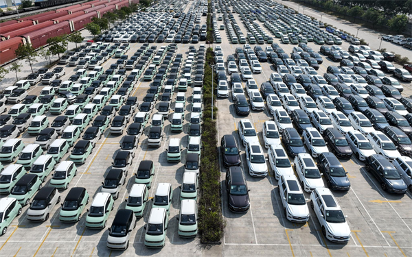 Os novos veículos energéticos da China estão acelerando sua entrada no mercado do Oriente Médio, com inteligência e localização se tornando fatores -chave.