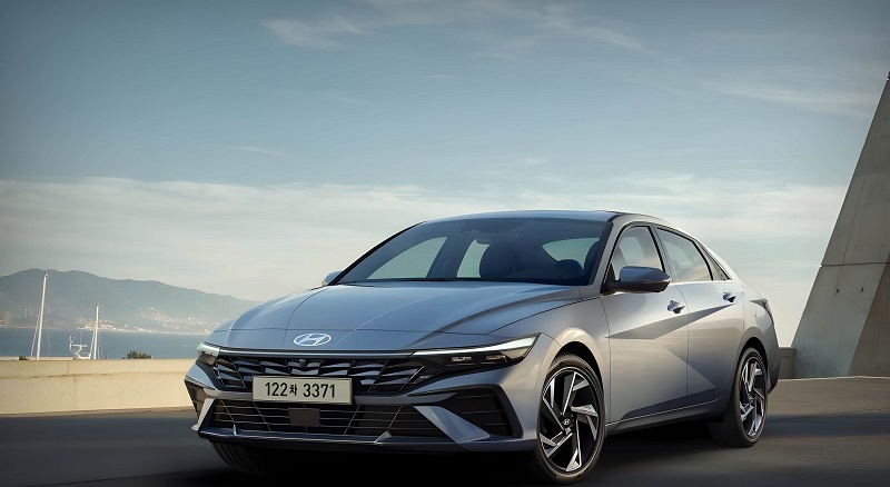 O best-seller global Hyundai Elantra é enviado para o exterior, a força equilibrada do produto capacita o mercado global de automóveis de passageiros